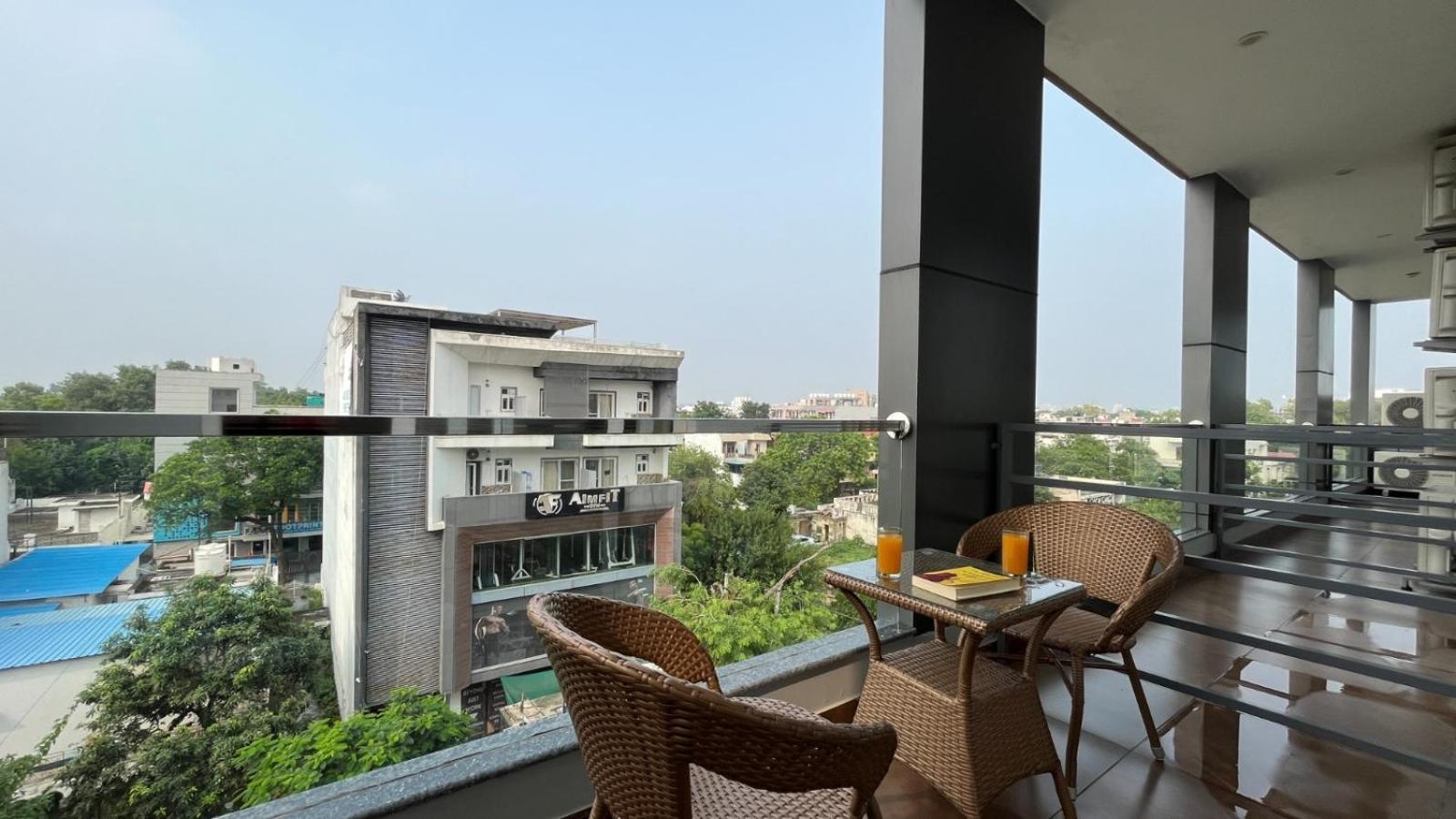 Zen Suites Gurgaon - Luxe Stays Collection المظهر الخارجي الصورة